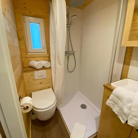 Apartahotel Tiny House Wupper Im Pier9 Tiny House 3*